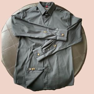 Fitted button down black shirt